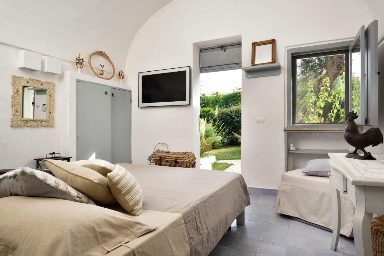 B&B Trullo Barbagiullo Cisternino Bagian luar foto